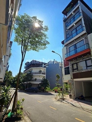 Hàng kín - Anh Hải nhờ bán nhà 36m x 7T, thang máy, 20m ô tô tránh