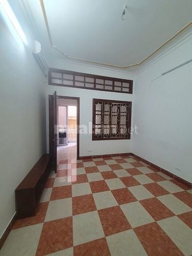 Cho thuê nhà 30m2 x 3 tầng ngõ 81 Nguyễn Phong Sắc, Cầu Giấy