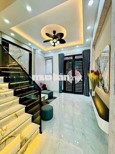 hẻm 1/ , cách HXH 10m , nhà mới xây 3 tầng 3 pn đẹp sang xịn