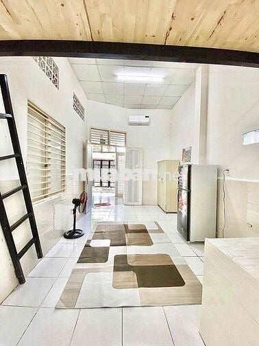 CHO THUÊ KIOT SIÊU RỘNG RÃI NHƯ HÌNH THOÁNG MÁT NGAY LÊ VĂN QUỚI