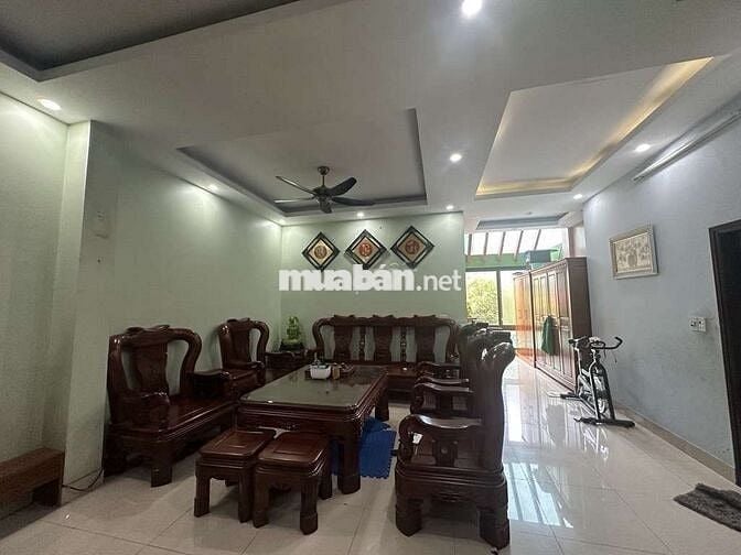 BÁN GẤP CĂN NHÀ MẶT PHỐ 3 TẦNG - VỊ TRÍ ĐẮC

ĐỊA KINH DOANH CỰC ĐỈNH