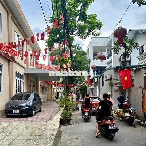 Bán nhà ngay Galaxy Vạn Phúc - Ô tô đỗ 20m - Full nội thất