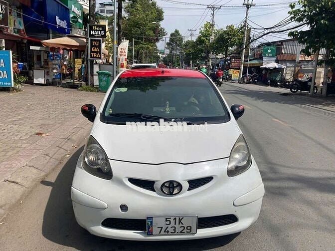 Toyota Aygo 2009 Trắng đỏ