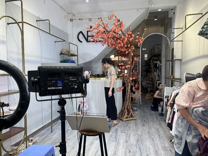 Cho thuê chính chủ nguyên căn 4x12 gần sân bay TSN