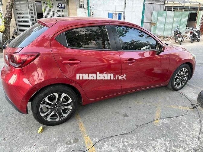 Mazda 2 2016 1.5 AT Hatchback - 100000 km