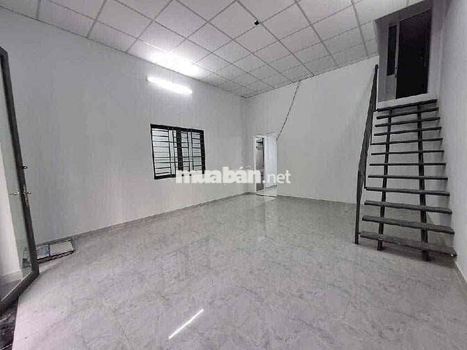 Bán Gấp Nhà 2,5 t 80m  có sổ đầy đủ , xe hơi vào tận nhà