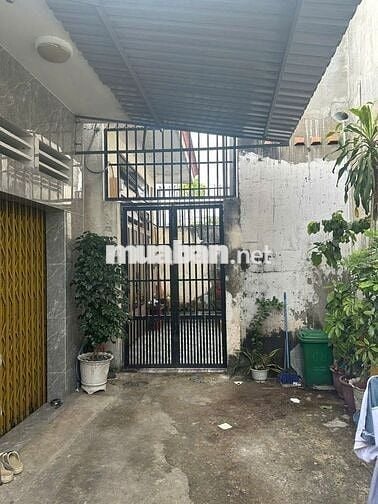 Chính chủ cần tiền bán nhà gần bến xe An Sương, Dt58m2 SHR nhỉnh 2 tỷ.