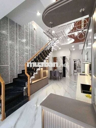 Nhà 2 Tầng 2 mê đúc Kiệt ô tô Lạc Long Quân