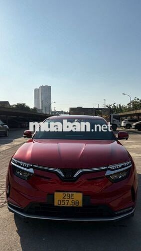 VinFast VF8 Plus Đỏ 2023