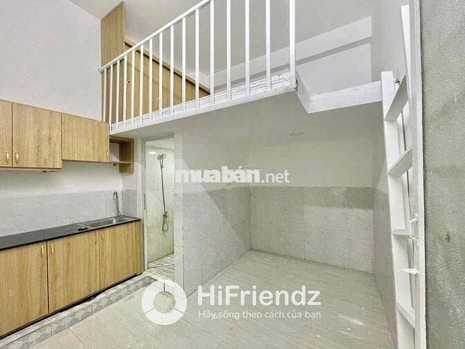 TRỐNG LẠI SIÊU PHẨM NGAY TÊN LỬA