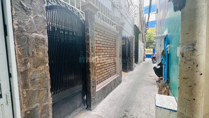 🏠 Bán nhà 6PN gần sân bay Tân Sơn Nhất – Vị trí đắc địa, giá tốt cho 