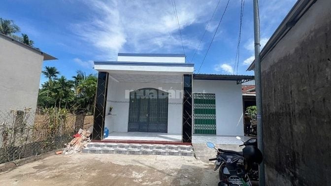 Nhà bán 700tr thổ cư 100% . Dt 178m . Cách Nhà Thờ Cái Mơn Lớn 2km 
