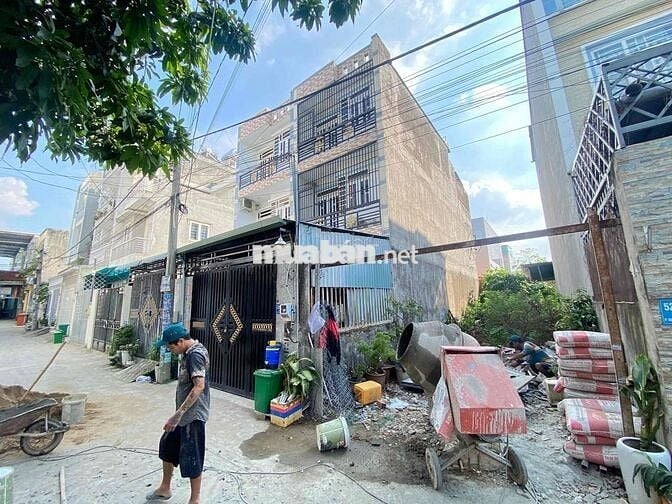 bán gấp lô đất đẹp hẻm 520 QL13, DT 70m2 , SHR thổ cư full, GPXD đủ