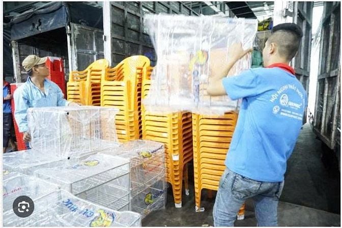 CẦN GẤP 20 NAM PHỤ KHO BÀN GHẾ INOX Ở BÌNH TÂN - LƯƠNG 500.000/NGÀY