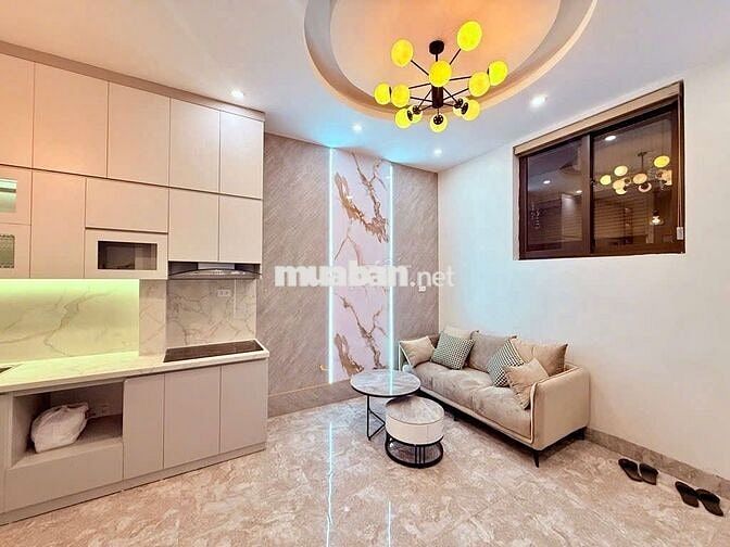 Bán nhà quận Tây Hồ, dân xây 5 tầng, 27m2, 7.95 tỷ