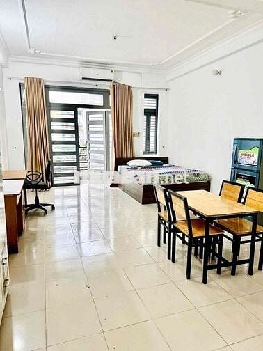 Văn Phòng, ban công đẹp giá rẻ mặt tiền Bạch Đằng P2 TB sân bay TSN