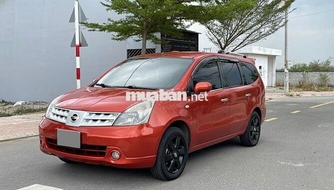 Bán xe Nissan Livina Sx 2011 số sàn