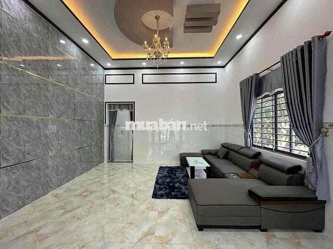 nhà cấp 4 gần chợ Hưng Long 105m2
