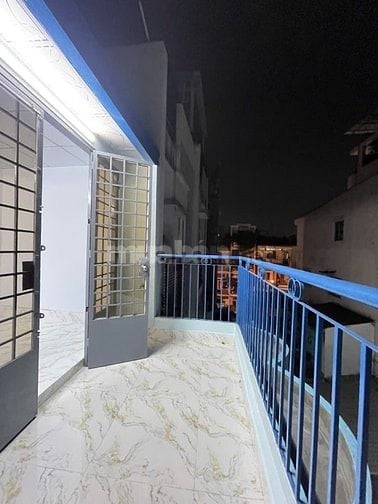 SIÊU RẺ TT Q10 HOÀ HẢO-HẺM XE HƠI THÔNG 2 ĐẦU-3PN-BAN CÔNG-NHỈNH HƠN Ỷ