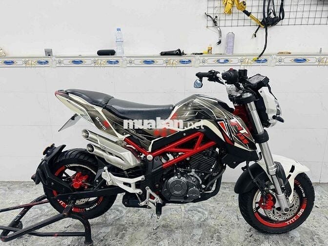 Benelli TNT125 Trắng Đỏ Đen