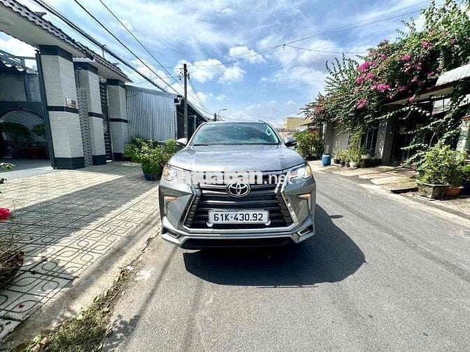 Toyota Fortuner 2017 Dầu Số sàn 68000 km Xám