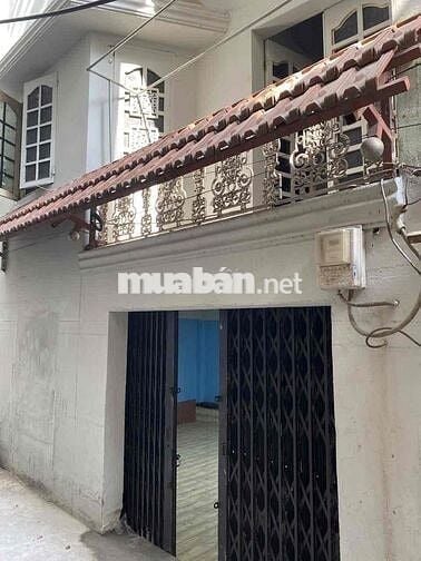 nguyên  căn 1 trệt 1 lầu,2 phòng ngủ,1 toilet