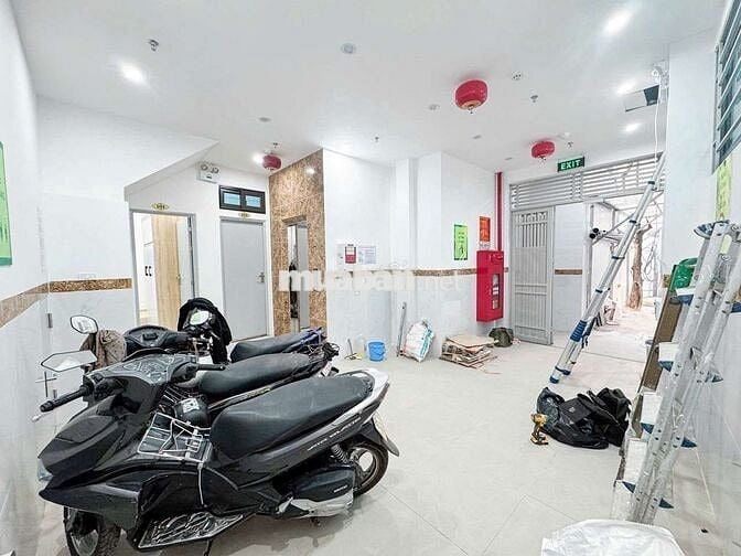 Tòa CCMN,7 Tầng 18 phòng ngay ngã tư sở dòng tiền 1 tỷ/năm