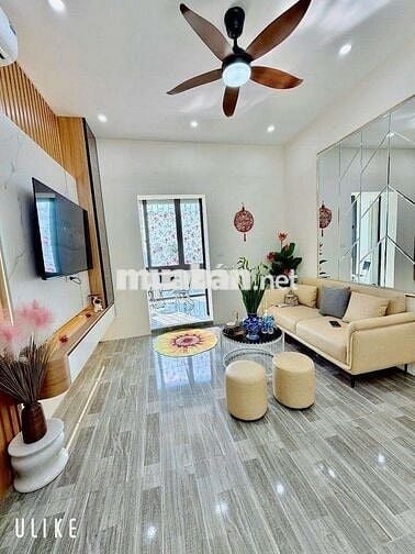 Hơn 3 tỷ chung cư Đền Lừ, 75m, 2N1WC, mặt phố, full nội thất, tiện ích