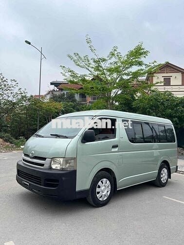 Toyota Hiace 2011