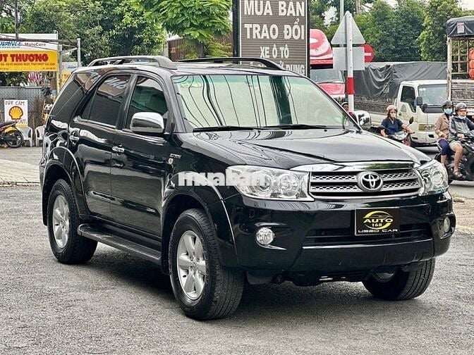 Toyota Fortuner 2010