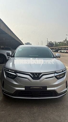 VinFast VF8 Eco 2023 Pin SDI Bạc