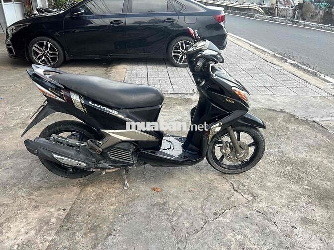 Yamaha Luvias màu Đen