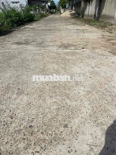 bêtong chính 3m5 gần chợ điện nam