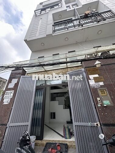 NHÀ 3 LẦU VÀ 1 LỬNG, 4 PHÒNG NGỦ, ĐƯỜNG NGUYỄN THỊ THẬP. QUẬN 7