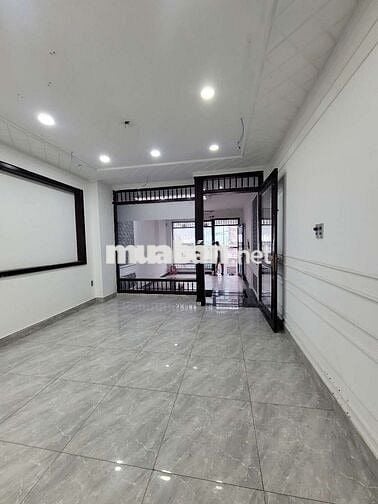 NHÀ HẺM XE TẢI CÁCH TRƯỜNG CHINH 70M NỘI THẤT CƠ BẢN 3MÁY L.