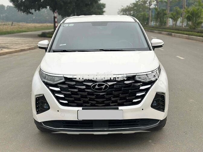 Hyundai Custin 2023 1.5Tubo Trắng 4 Vạn Tiêu Chuẩn