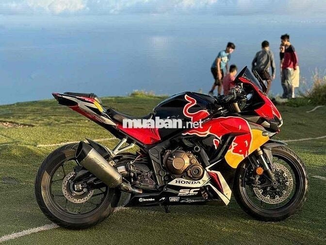 Honda CBR650 Đỏ Đen Vàng