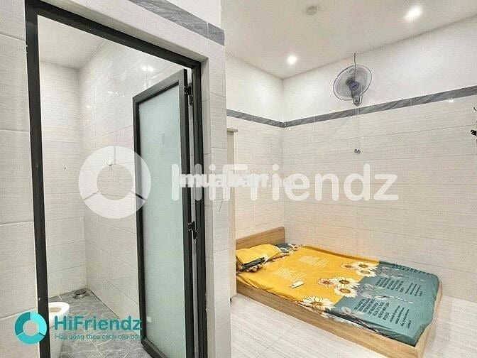 PHÒNG GIÁ RẺ SẴN MÁY LẠNH SIÊU SẠCH SẼ GIỜ GIẤC TỰ DO NGAY KHU TÊN LỬA