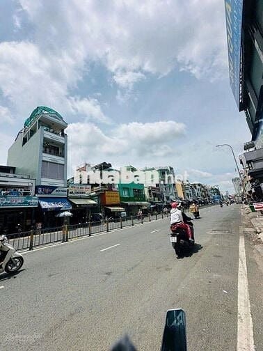 Cho thuê nhà mặt tiền Nguyễn Thị Nhỏ Q11,Q5 4mx13,5m, trệt 4 lầu