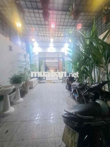 Nhà diện tích khủng mặt tiền đường lớn  ngay Thạnh Xuân 52