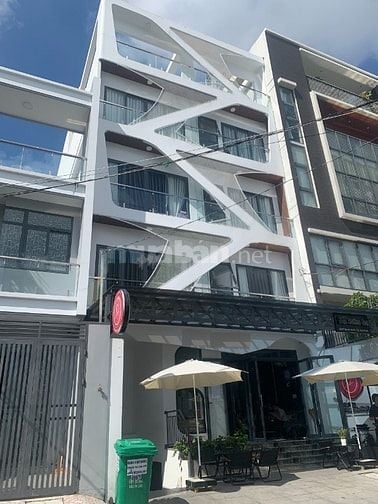 Bán nhà chia tài sản, mặt tiền Lê Đại Hành, DT 8x28m giá 39 tỷ thương 