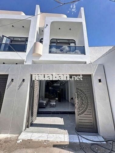 Nhà vừa hoàn thiện ngay Chợ Tân Mai 2