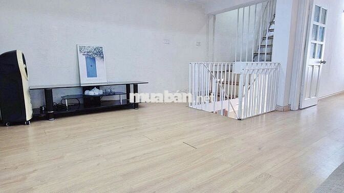 Bán căn hộ CCMN 3 phòng ngủ trung tâm Cầu Giấy, Hà Nội.