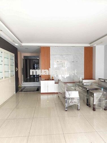 Một căn biệt thự *** đầy đủ nội thất. Ngay trung tâm Biên Hòa.