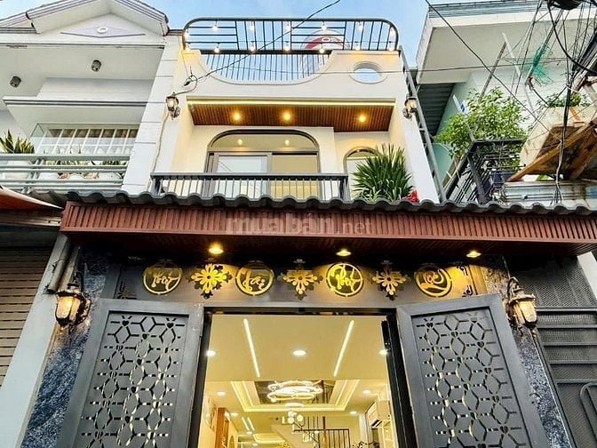 Nằm tại Diên Hồng, Bình Thạnh ngay chợ Bà Chiểu. Xây 1 trệt 1 lầu, SHR