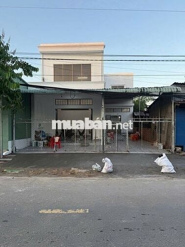 CẮT LỖ 1 Tỷ - BÁN GẤP NHÀ MẶT TIỀN TRUNG TÂM CÁI BÈ - CHỈ 17TR/M²