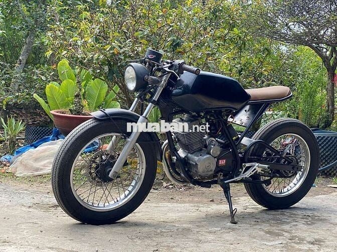 Moto 125cc daelim dọn cafe