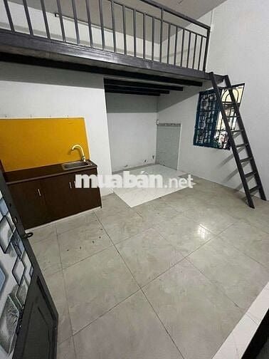 Cho thuê phòng rộng gác cao sẳn máy lạnh