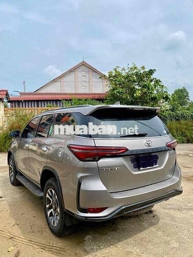 Toyota Fortuner Legender 2021 Xám