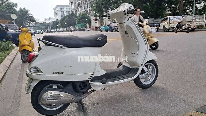 Piaggio Vespa LX 125